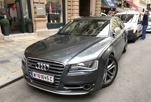 Audi S8 D4