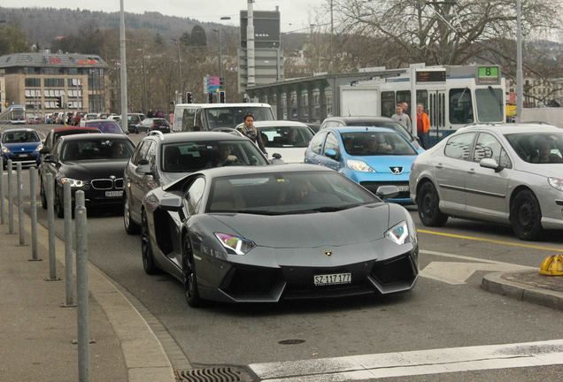 Lamborghini Aventador LP700-4