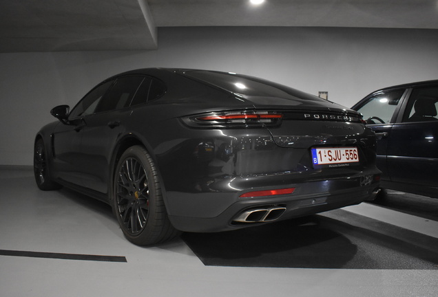 Porsche 971 Panamera Turbo