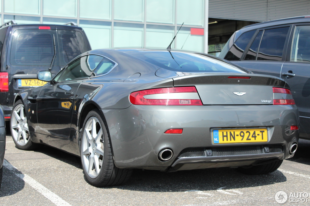 Aston Martin V8 Vantage