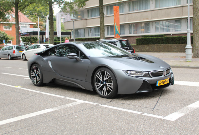 BMW i8