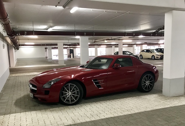 Mercedes-Benz SLS AMG