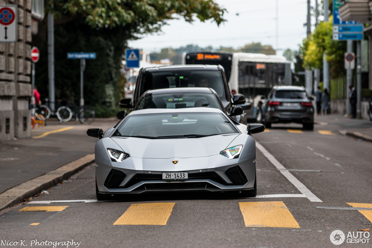 Lamborghini Aventador S LP740-4