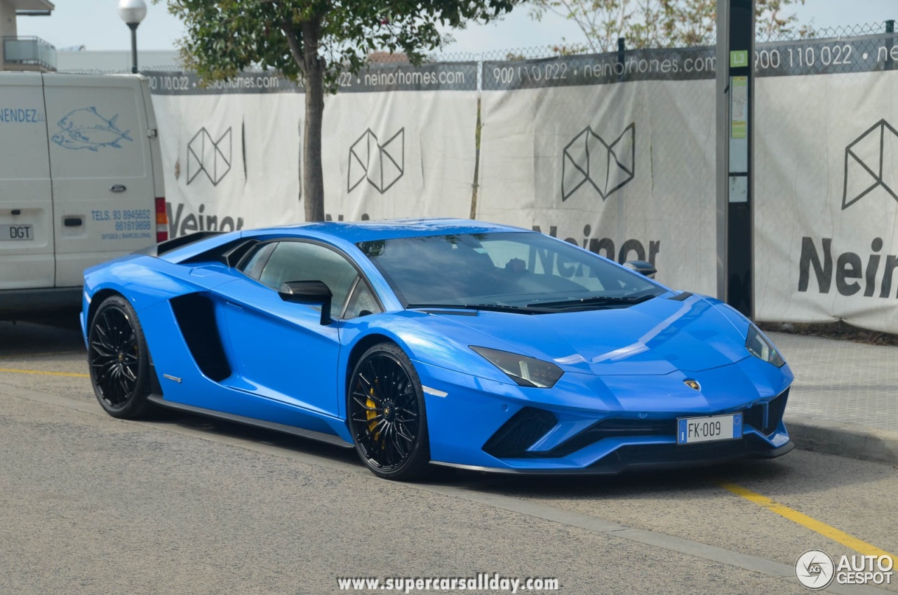 Lamborghini Aventador S LP740-4