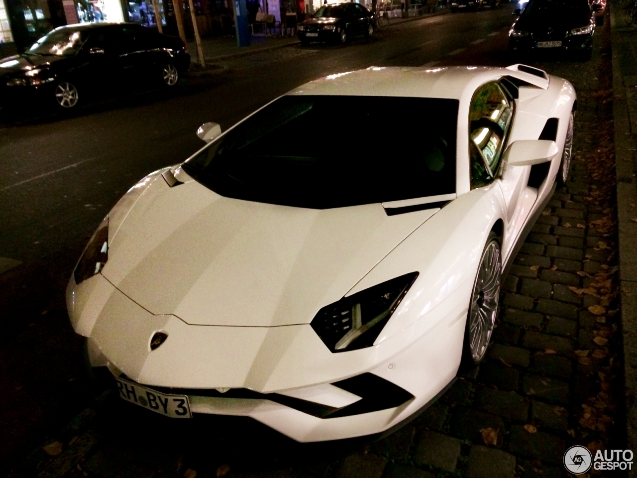 Lamborghini Aventador S LP740-4