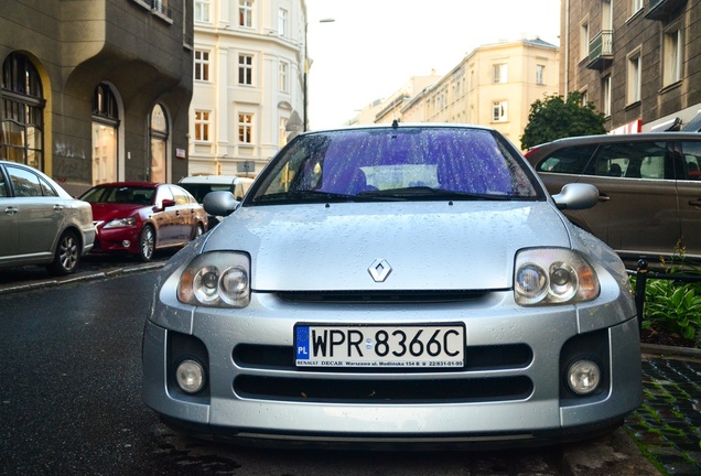 Renault Clio V6