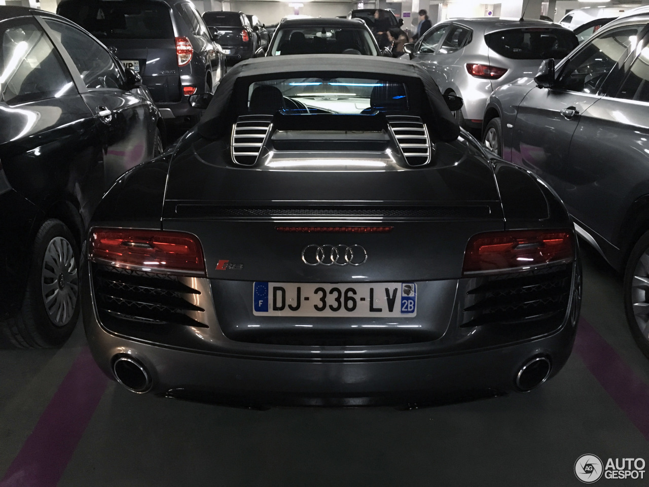 Audi R8 V8 Spyder 2013