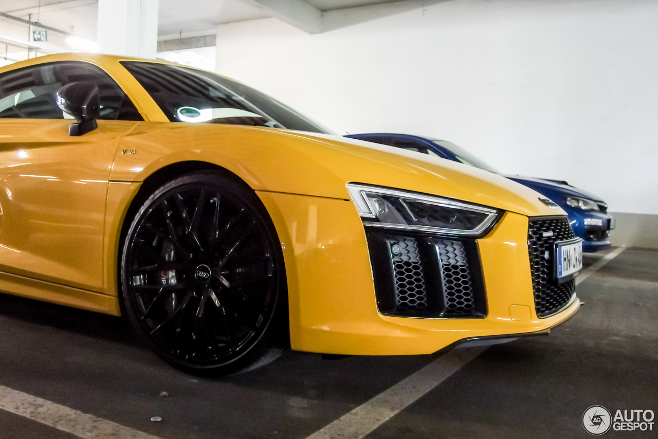 Audi R8 V10 Plus 2015