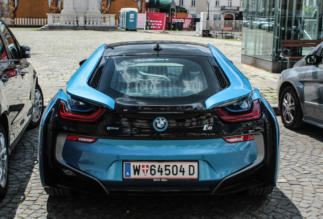 BMW i8