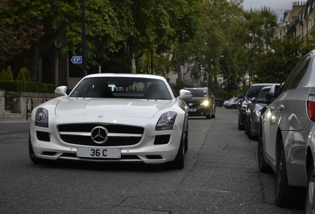 Mercedes-Benz SLS AMG