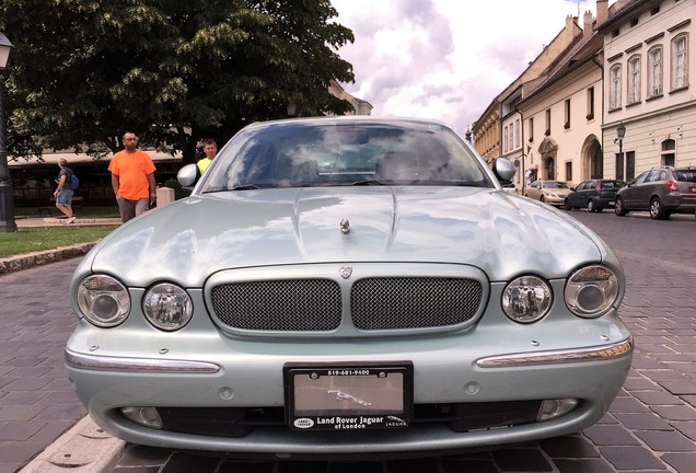 Jaguar XJR