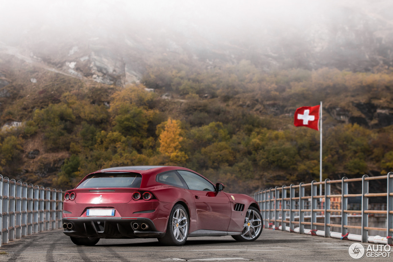 Ferrari GTC4Lusso T