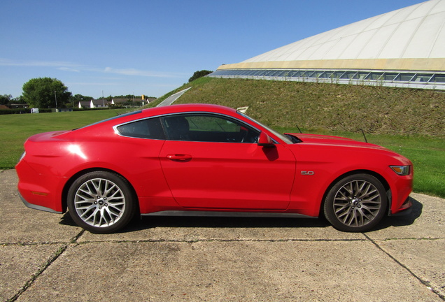 Ford Mustang GT 2015