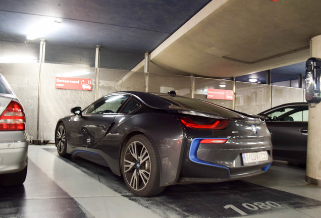 BMW i8