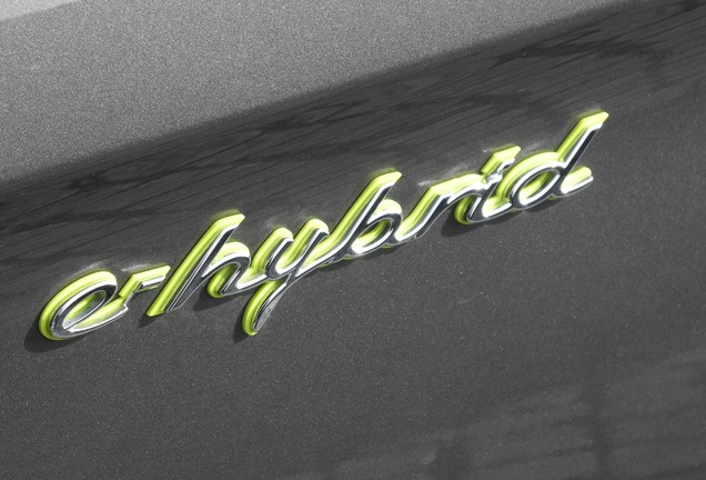 Porsche 971 Panamera Turbo S E-Hybrid