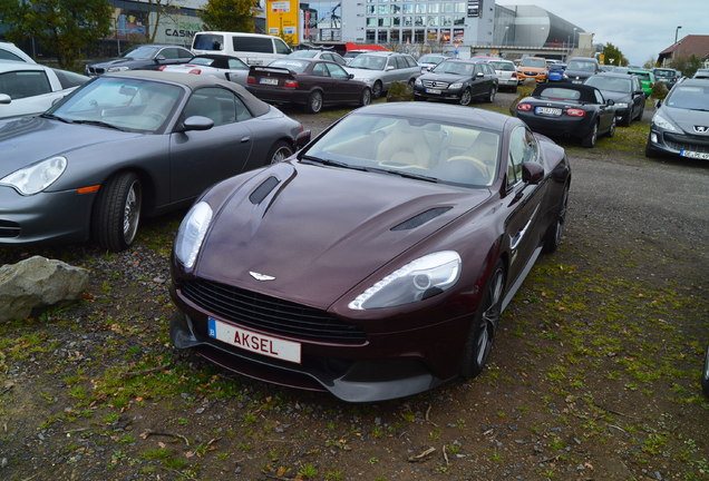 Aston Martin Vanquish 2013