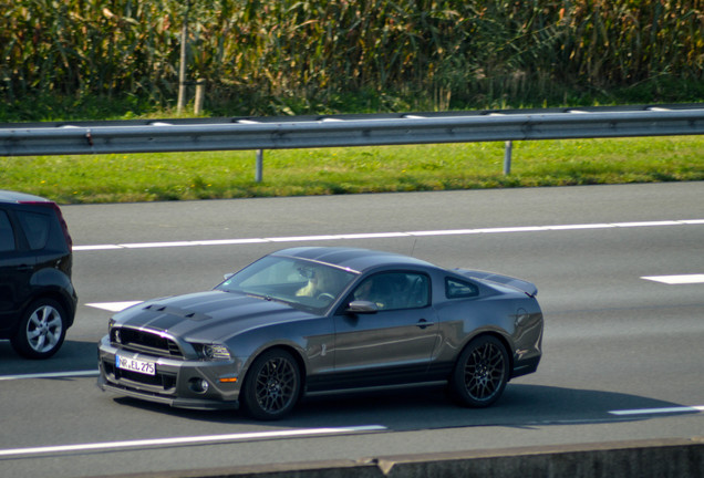 Ford Mustang Shelby GT500 2013