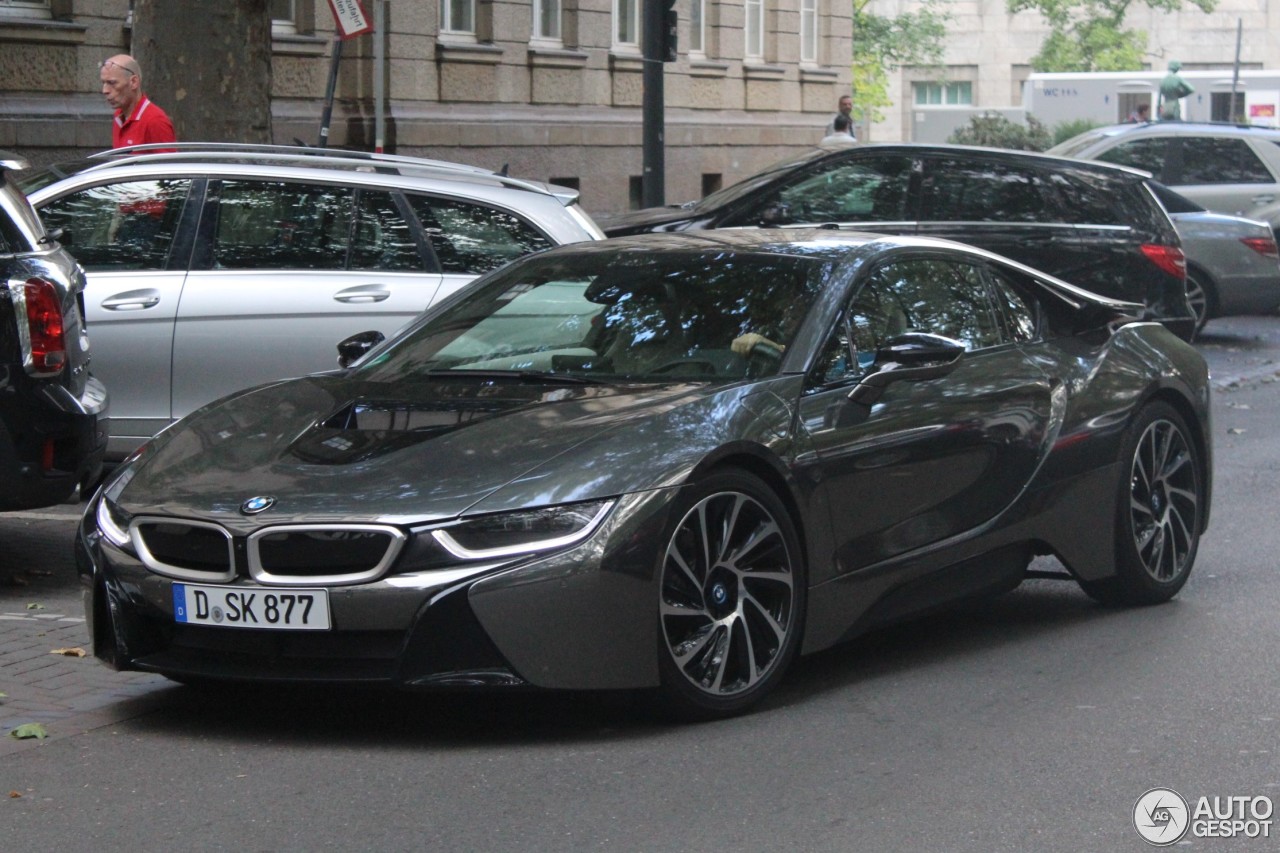 BMW i8