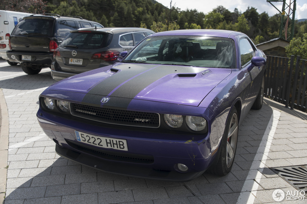 Dodge Challenger SRT-8