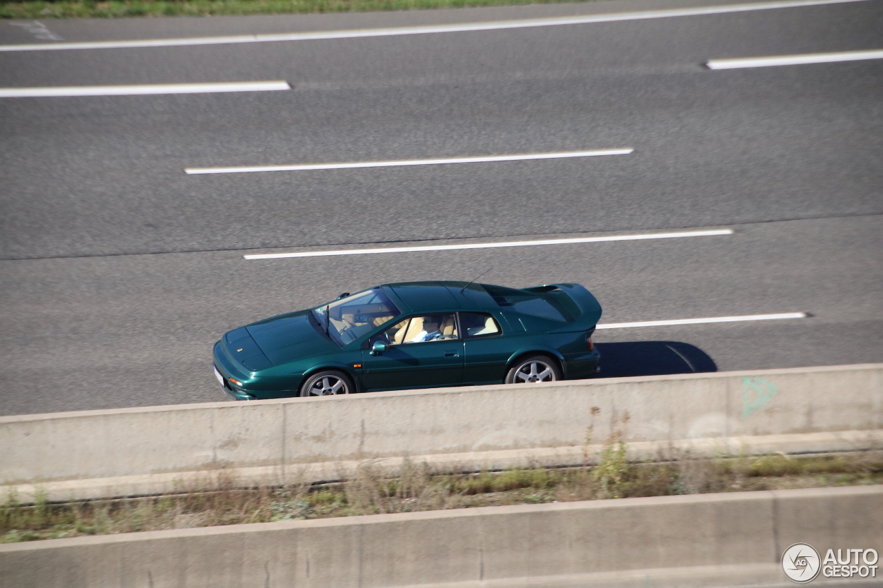 Lotus Esprit V8