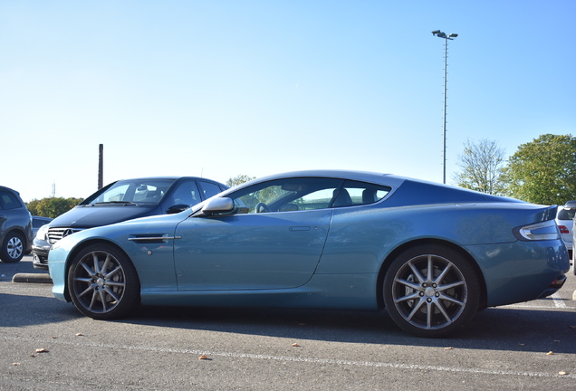 Aston Martin DB9