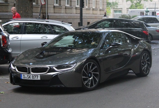 BMW i8