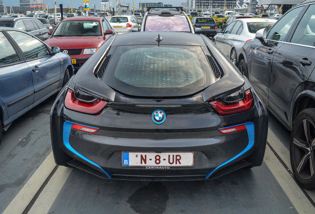 BMW i8