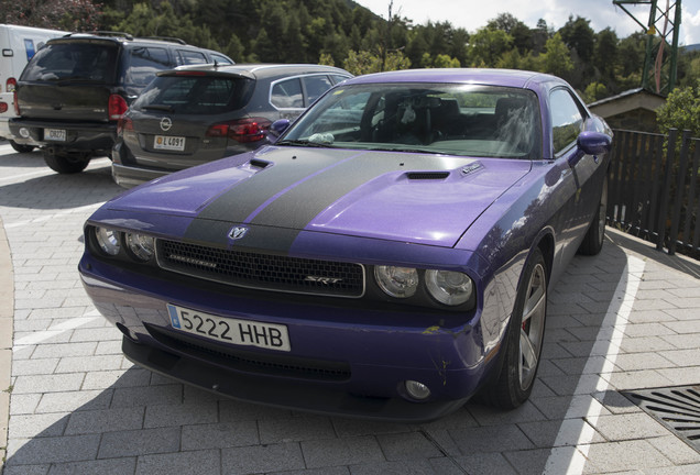 Dodge Challenger SRT-8