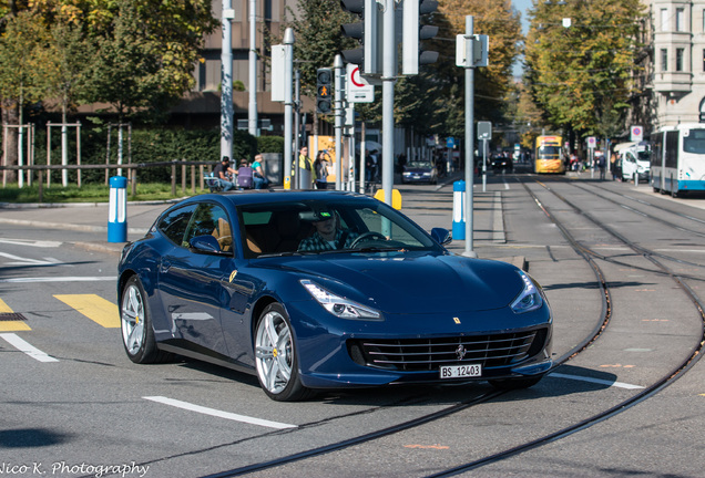 Ferrari GTC4Lusso