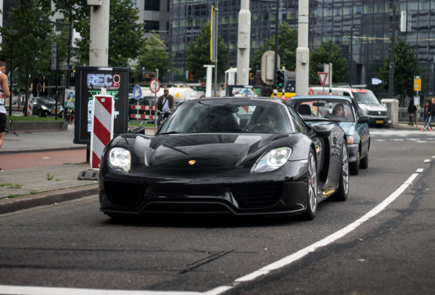 Porsche 918 Spyder Weissach Package