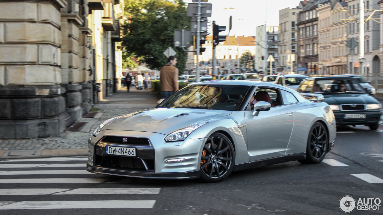 Nissan GT-R 2015