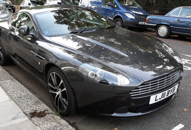 Aston Martin DB9 2010