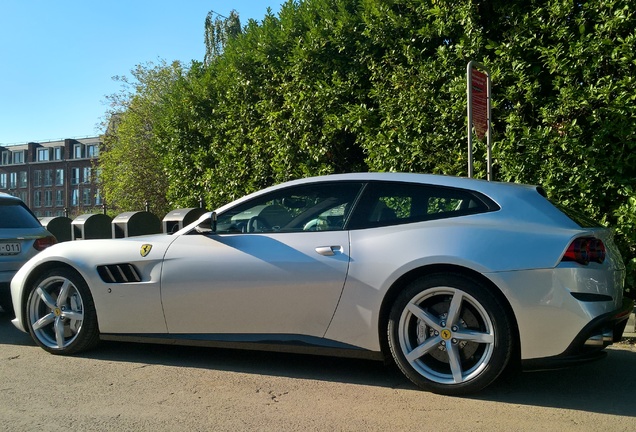 Ferrari GTC4Lusso