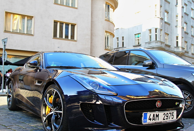 Jaguar F-TYPE R Coupé