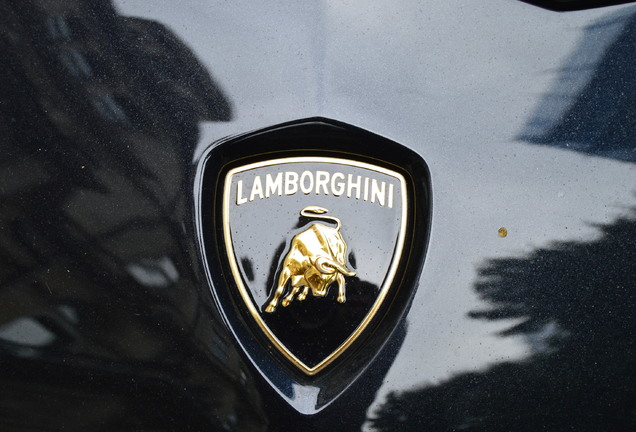 Lamborghini Aventador LP700-4