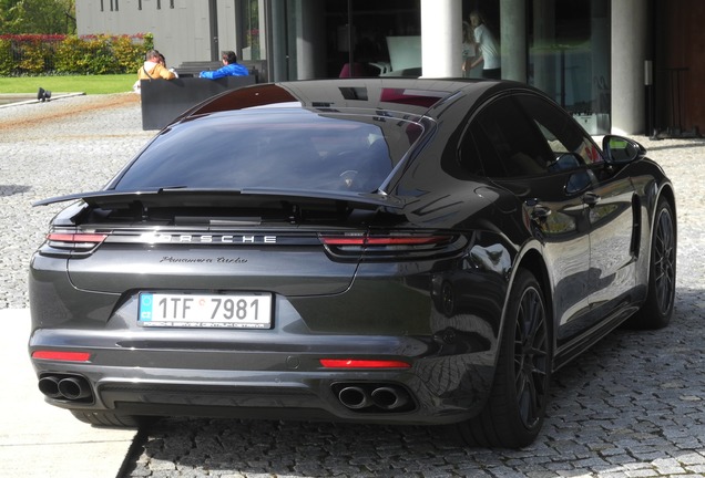 Porsche 971 Panamera Turbo