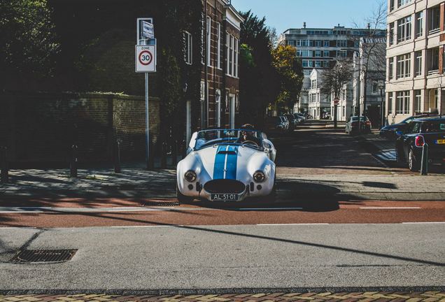 AC Cobra Superformance 427