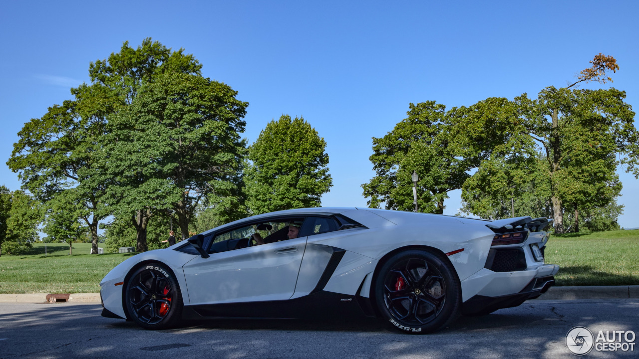 Lamborghini Aventador LP700-4