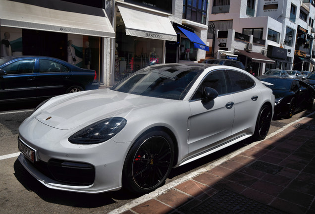 Porsche 971 Panamera Turbo