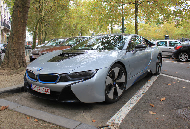 BMW i8