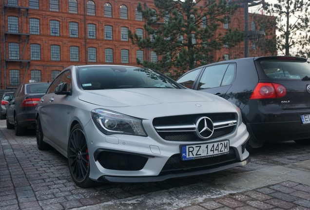 Mercedes-Benz CLA 45 AMG Shooting Brake