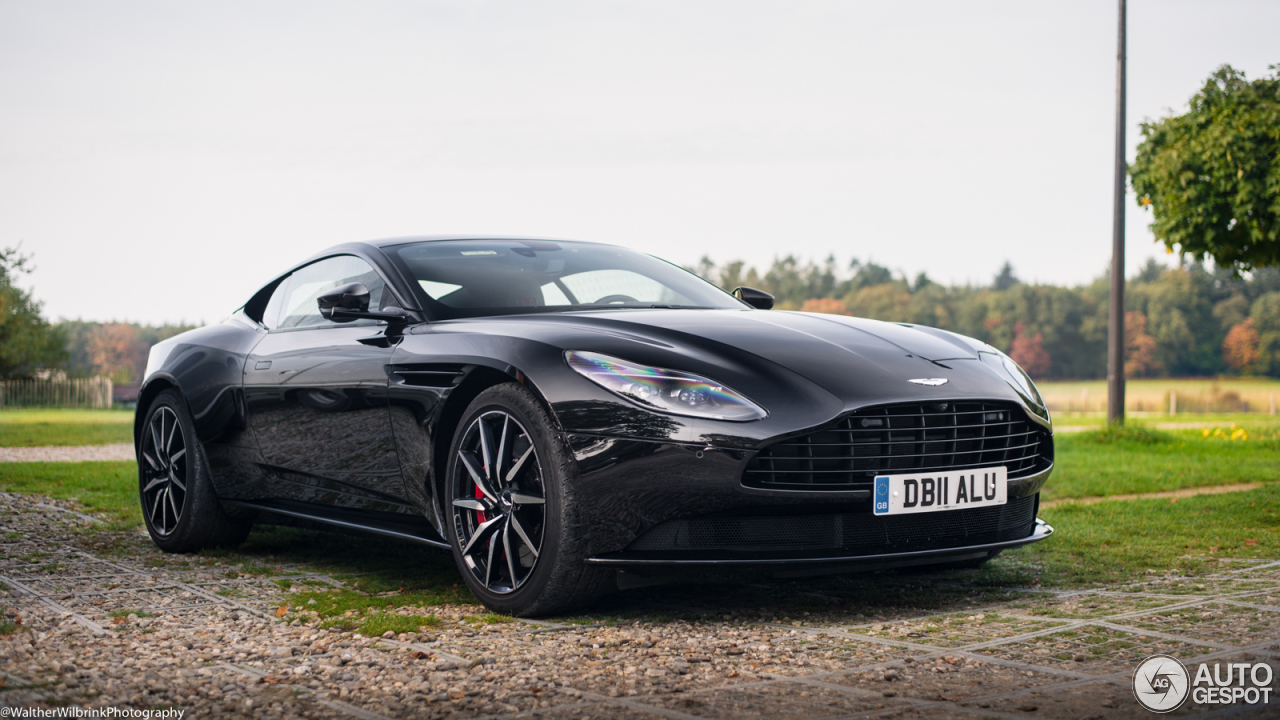 Aston Martin DB11 V8