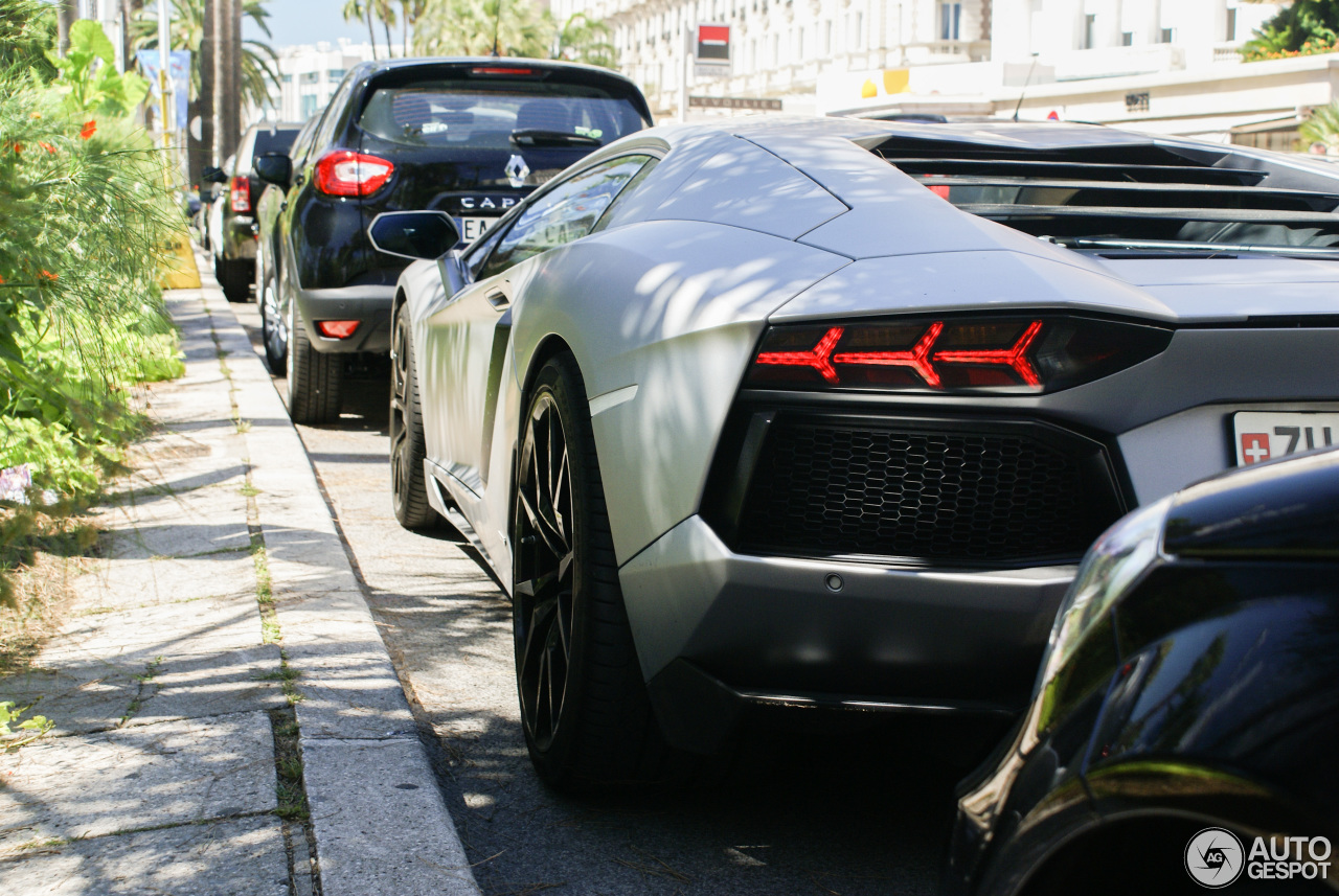 Lamborghini Aventador LP700-4