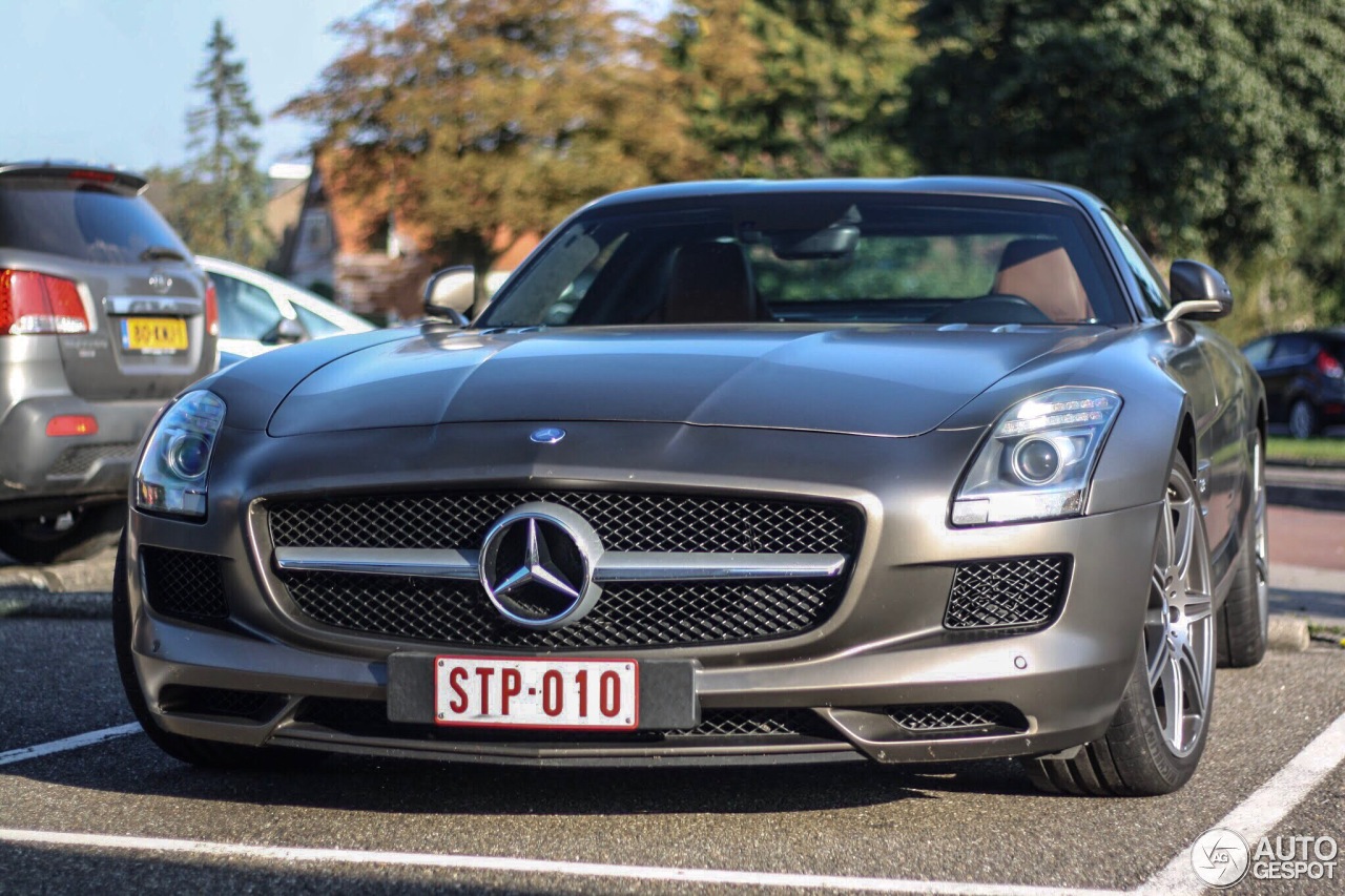 Mercedes-Benz SLS AMG