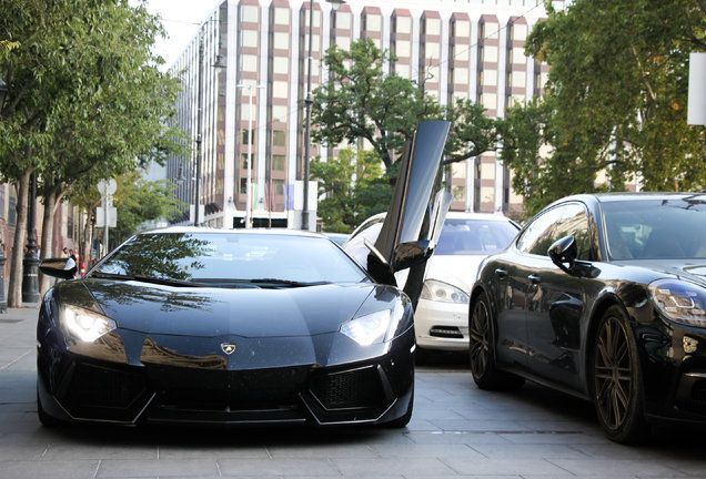 Lamborghini Aventador LP700-4