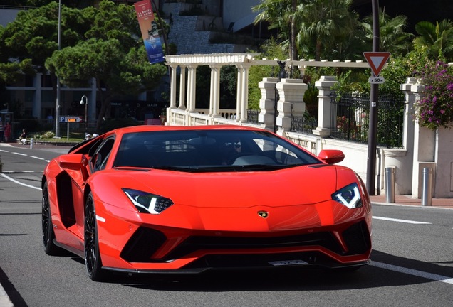 Lamborghini Aventador S LP740-4