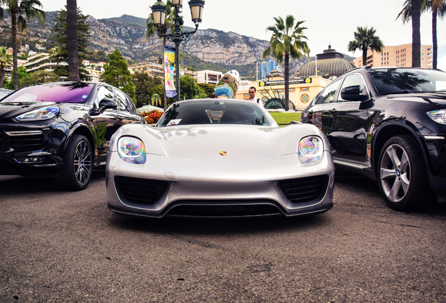 Porsche 918 Spyder Weissach Package