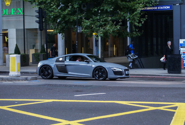 Audi R8 V10 Plus 2013