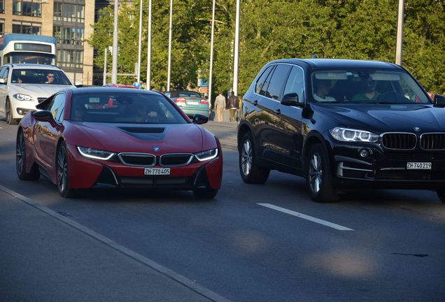 BMW i8 Protonic Red Edition