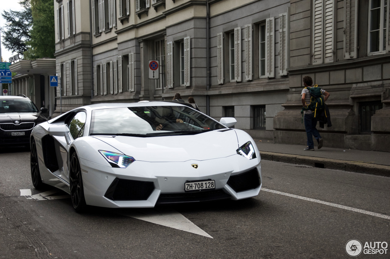 Lamborghini Aventador LP700-4